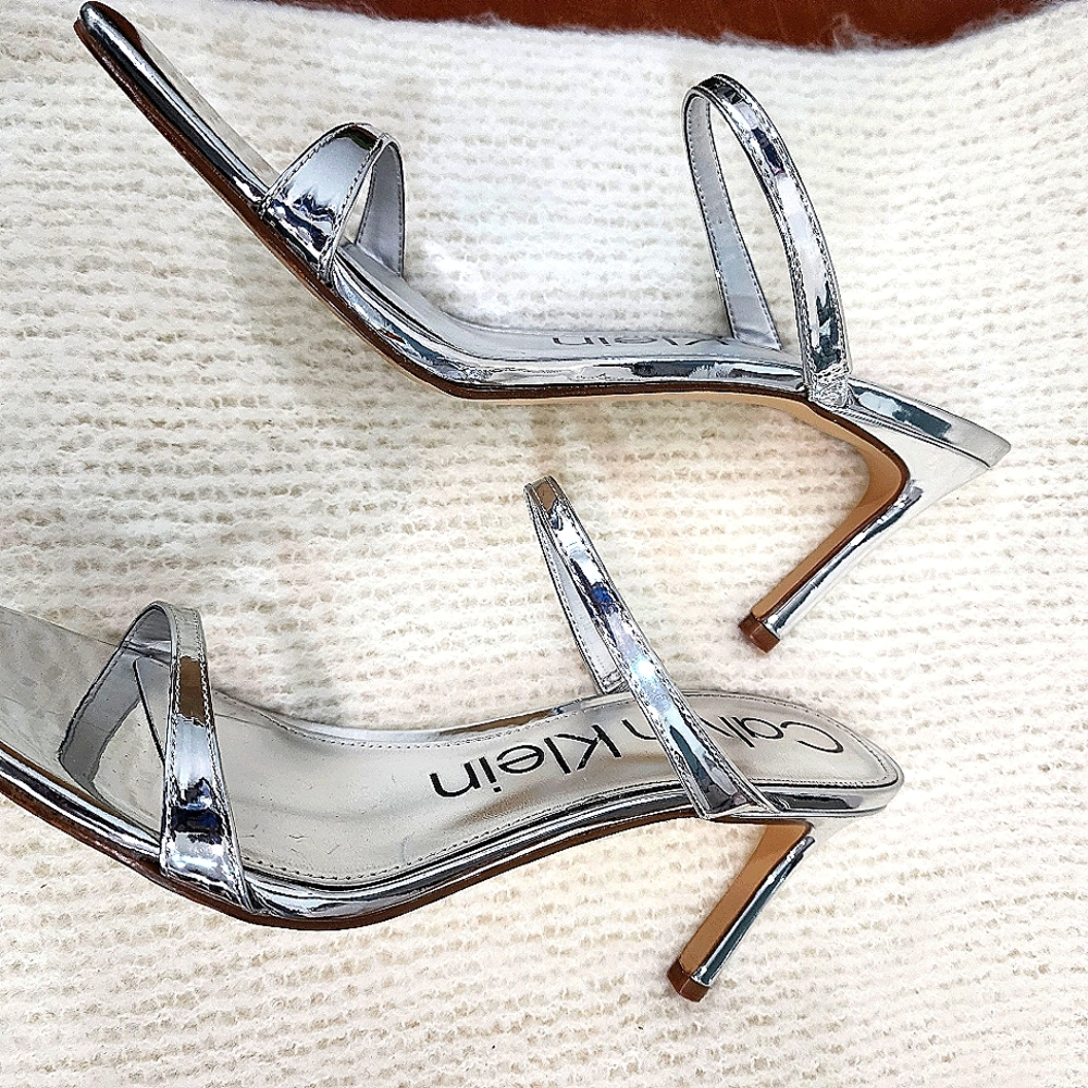 Calvin Klein Size 9 M Sliver Dress Shoe